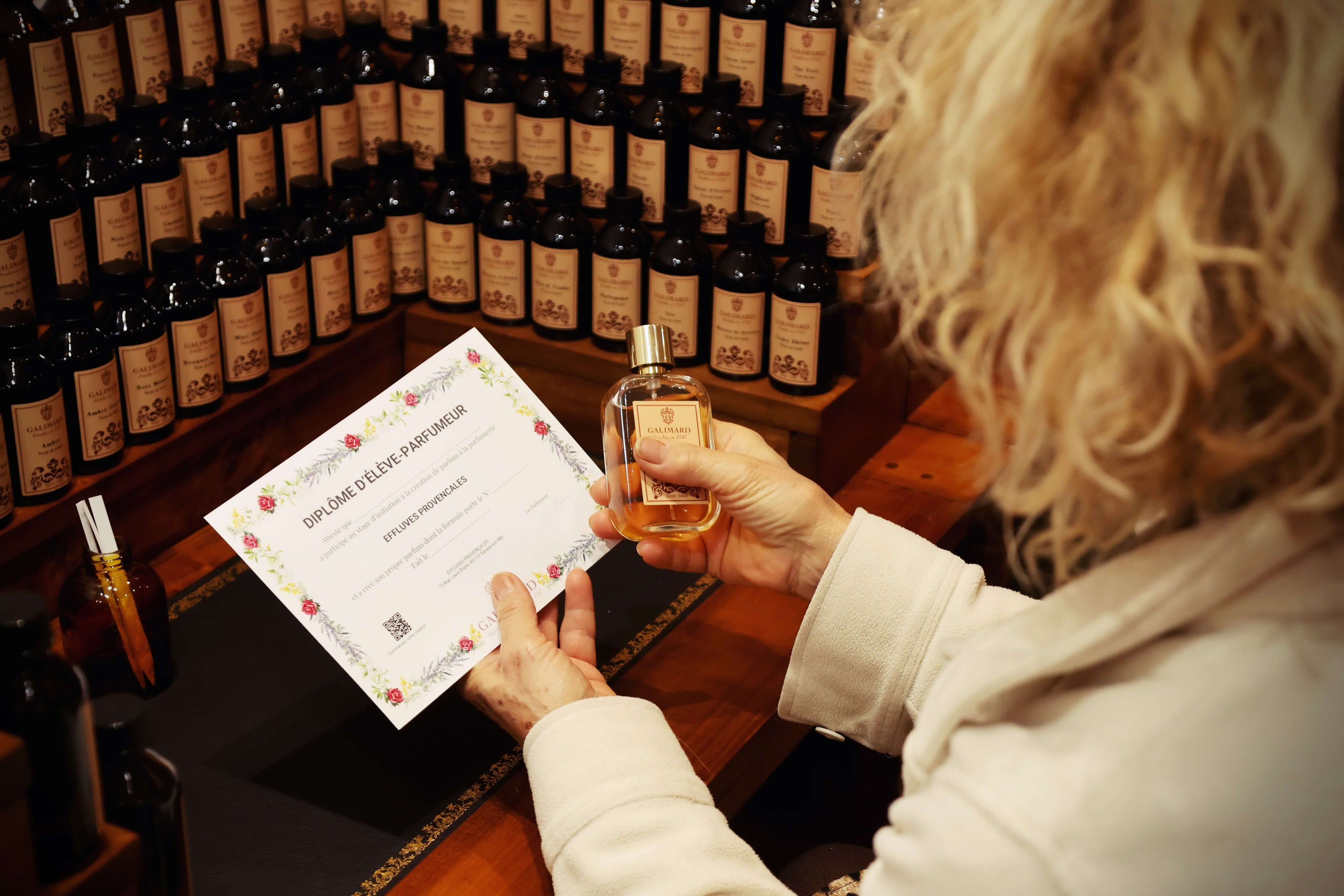 Eau de Parfum 100ml personnalisée et diplôme de parfumeur - Atelier création